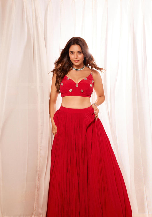 Aamna Sharif X Anshika Tak Label ( Radiant Red Reverie: Ruched Lengha Elegance with Embroidered Blouse and Ruffled Dupatta)
