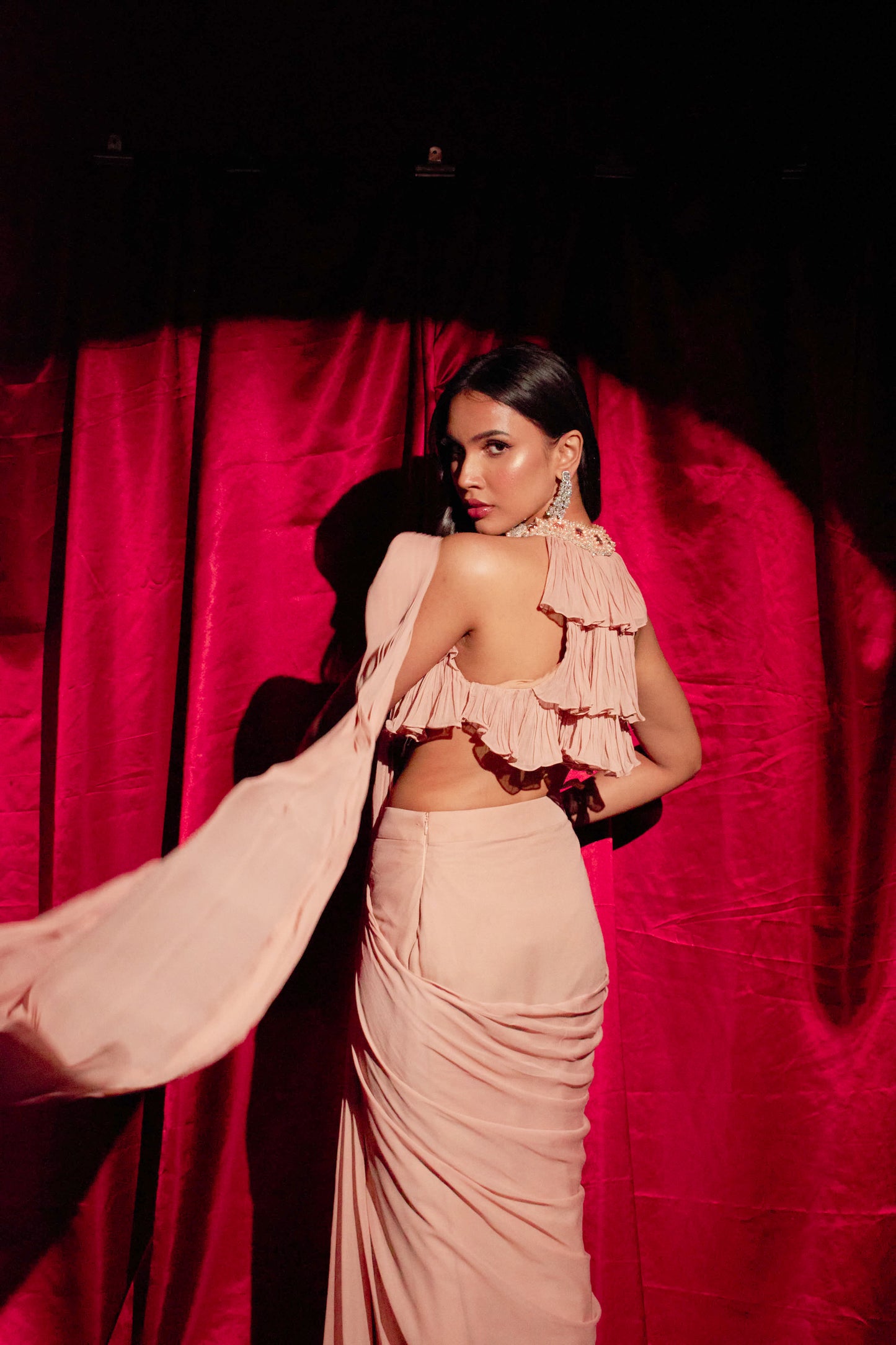 Chic ruffles, Classic drapes